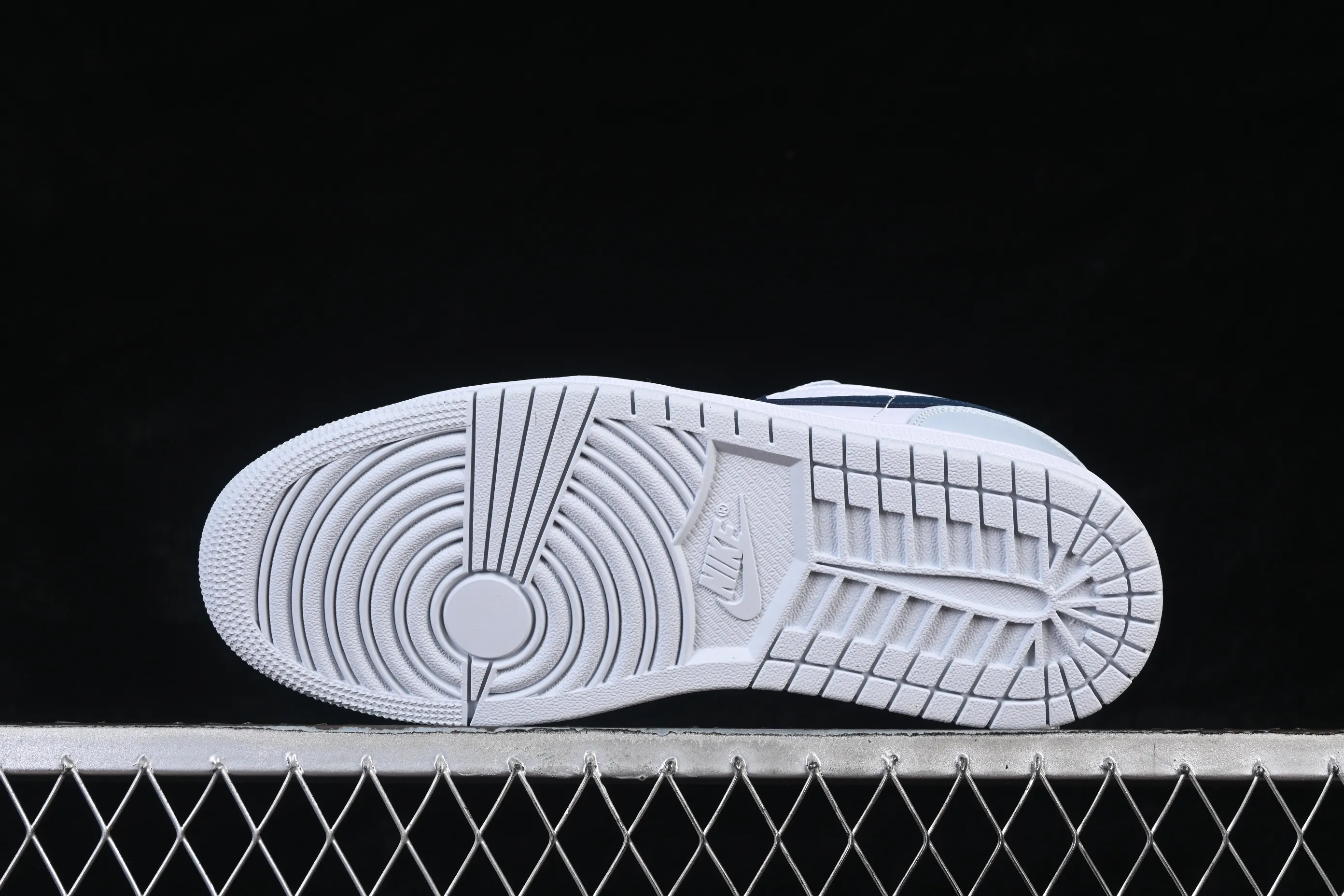 All categories Air Jordan Jordan series basketball shoes Air Jordan 1 Low Air Jordan 1 Low AJ1 Joe 1 white gray blue hook low-top retro cultural basketball shoes 553558-400